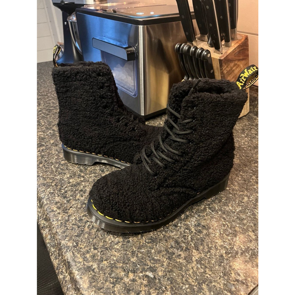 New Dr. Martens 1460 Pascal Faux Shearling Black Boots - Picture 9 of 12